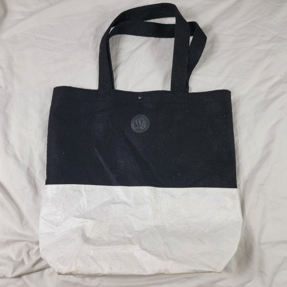 Lululemon Black And White Reusable Tote Bag Casual Storage Shopping Fashion